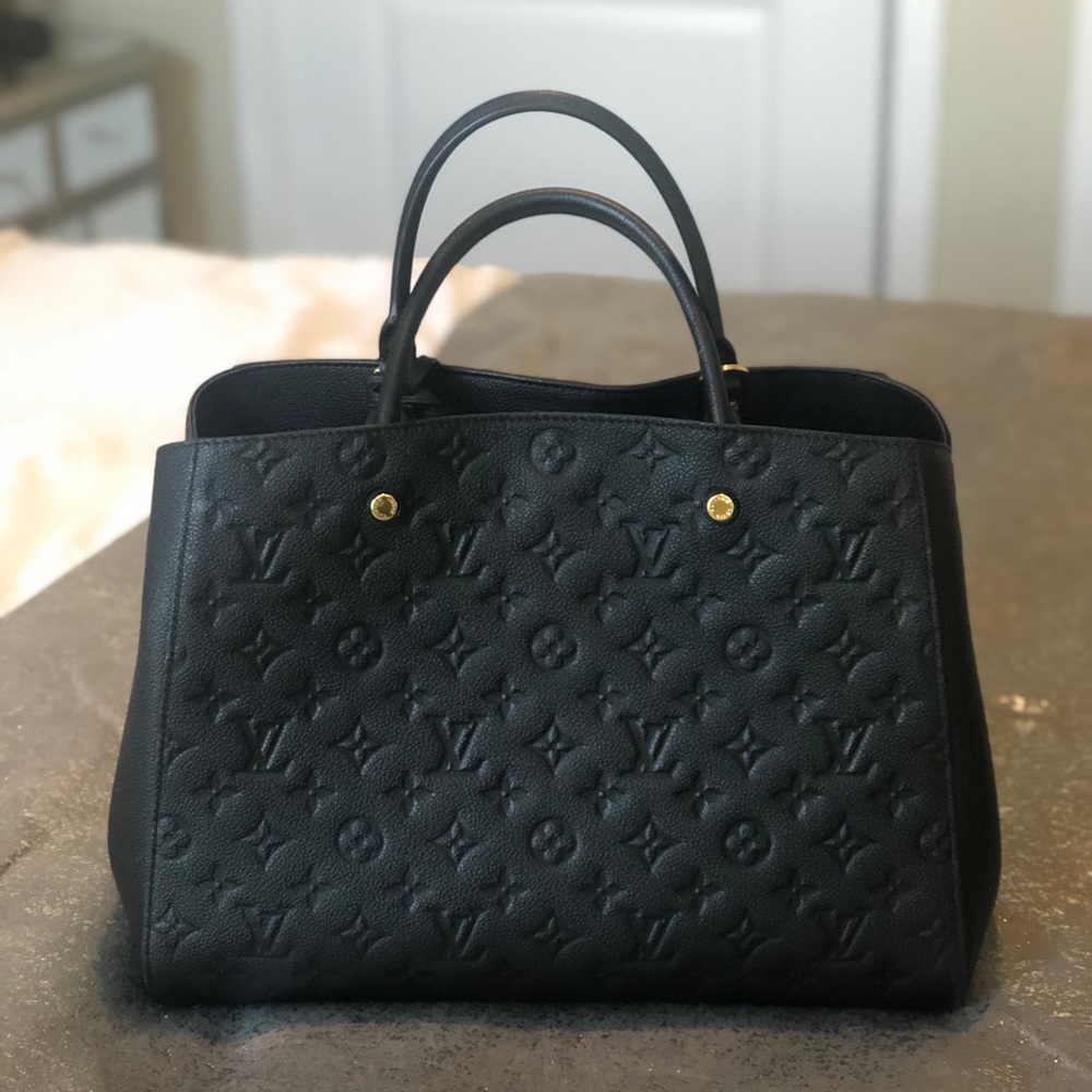 Louis Vuitton Montaigne GM in Noir